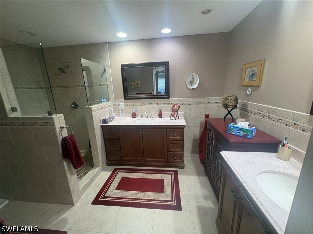 2 Bed Waterfront Home for Sale in Saratoga, photo 5