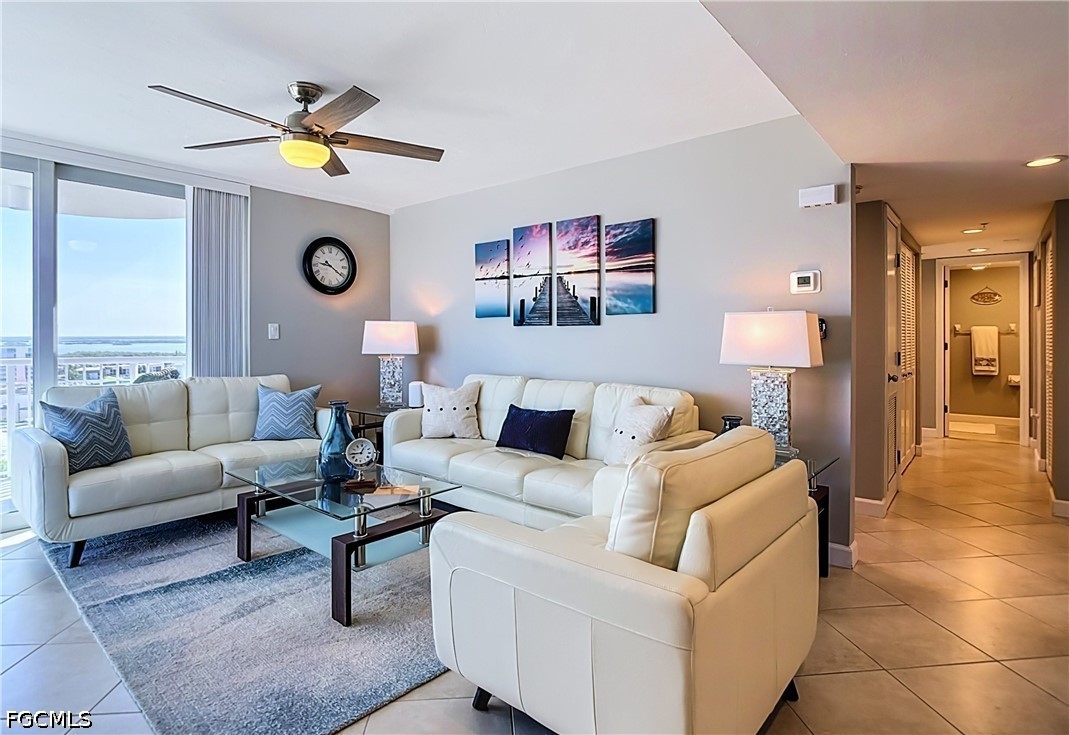 3 Bed Pool Home for Sale in Fort Myers Beach, photo 5
