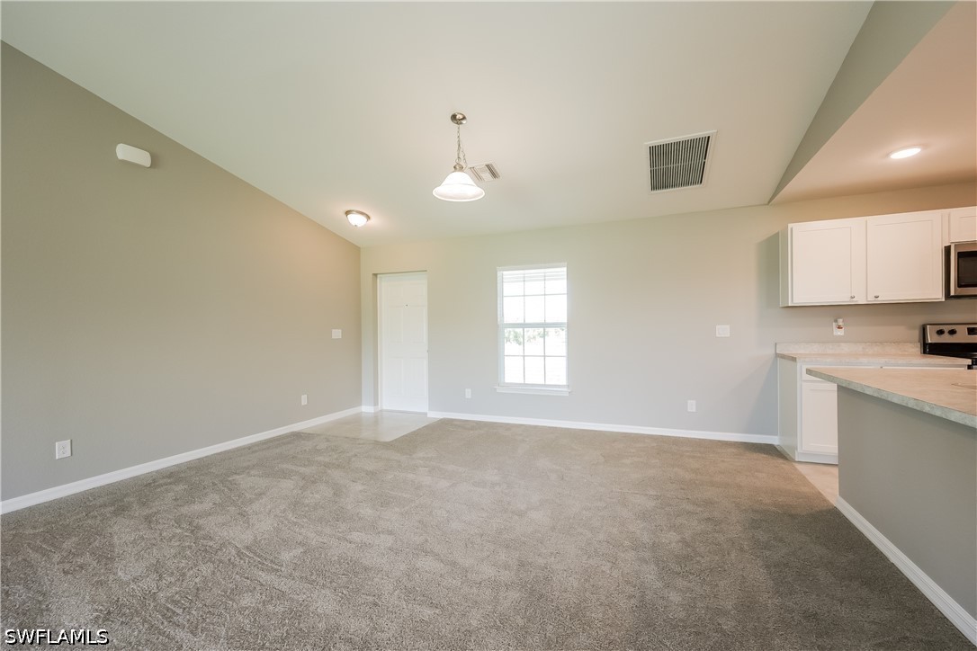 3 Bed SingleFamilyResidence for Sale in Lehigh Acres, photo 5