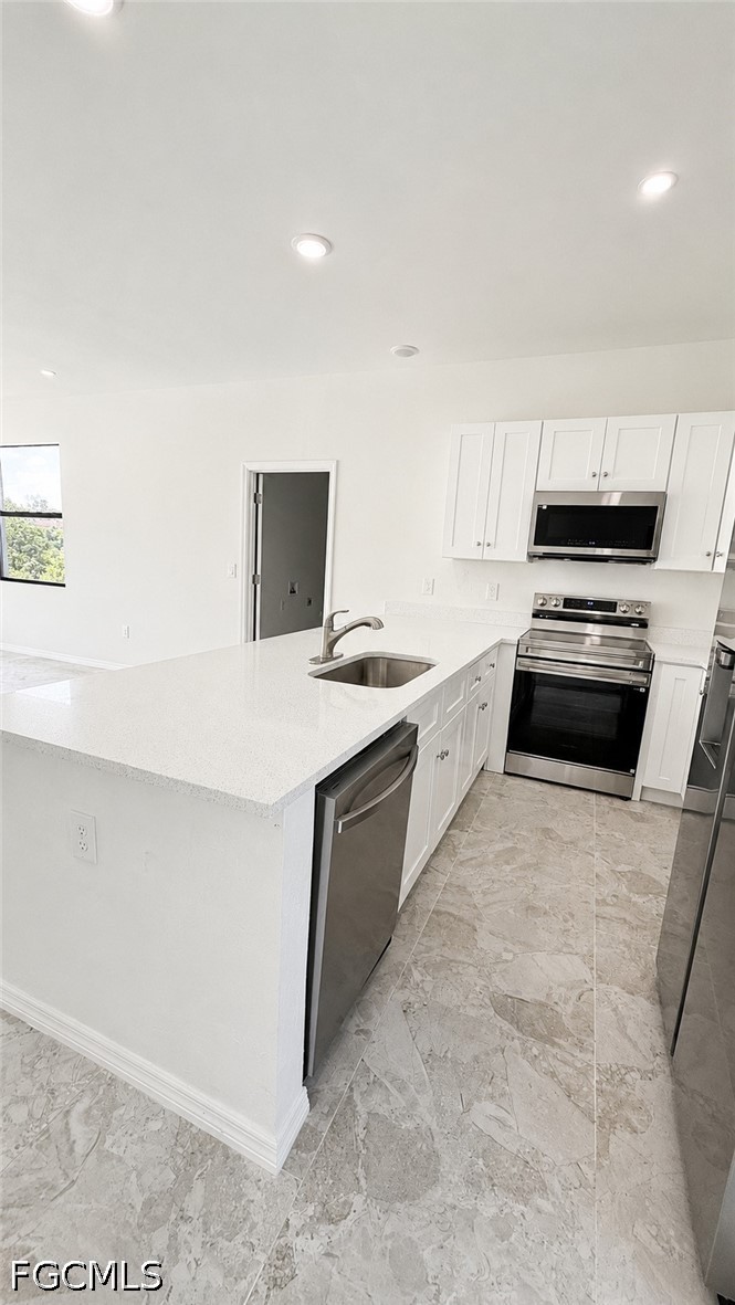 3 Bed SingleFamilyResidence for Sale in Lehigh Acres, photo 5