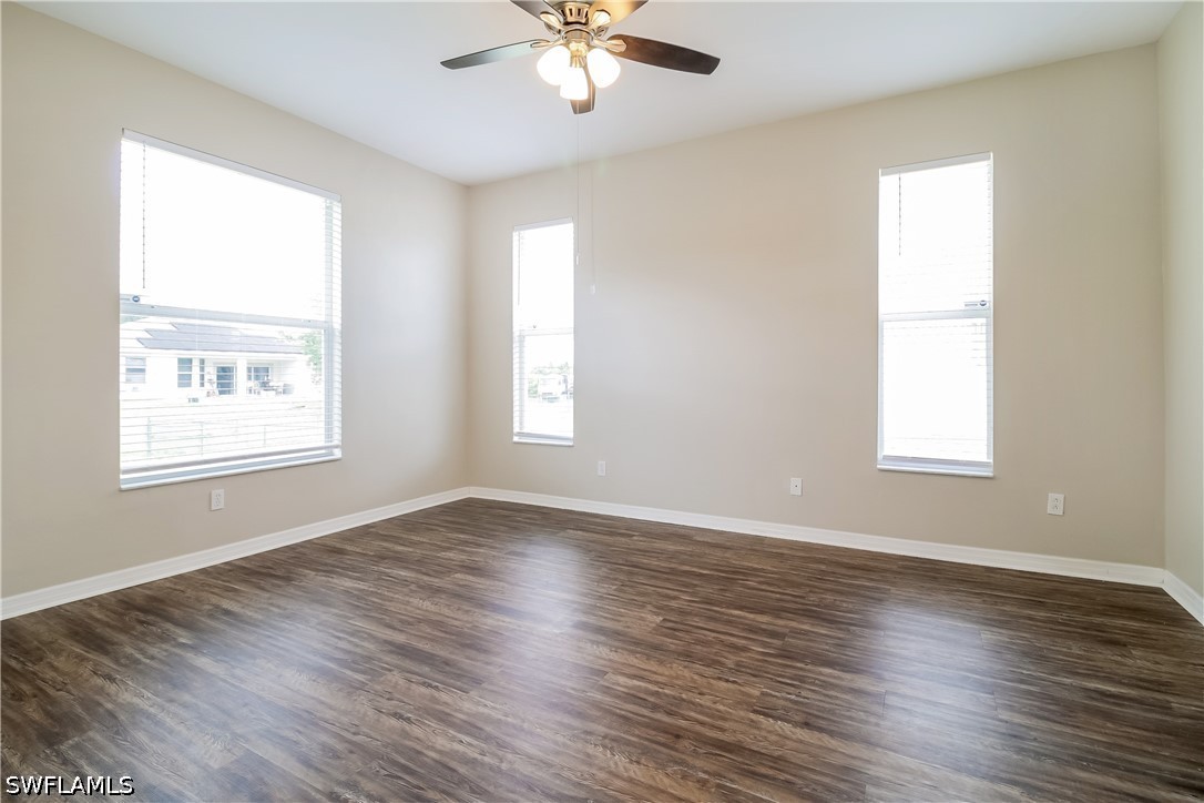 3 Bed SingleFamilyResidence for Sale in Lehigh Acres, photo 5