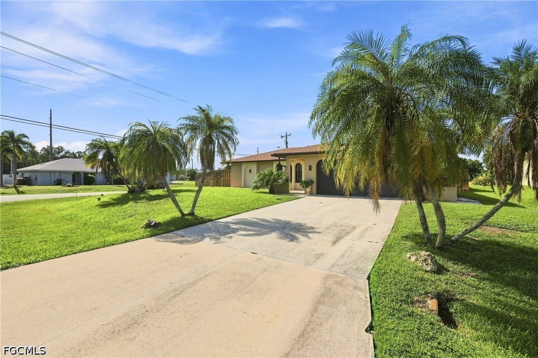 3 Bed SingleFamilyResidence for Sale in Cape Coral, photo 5