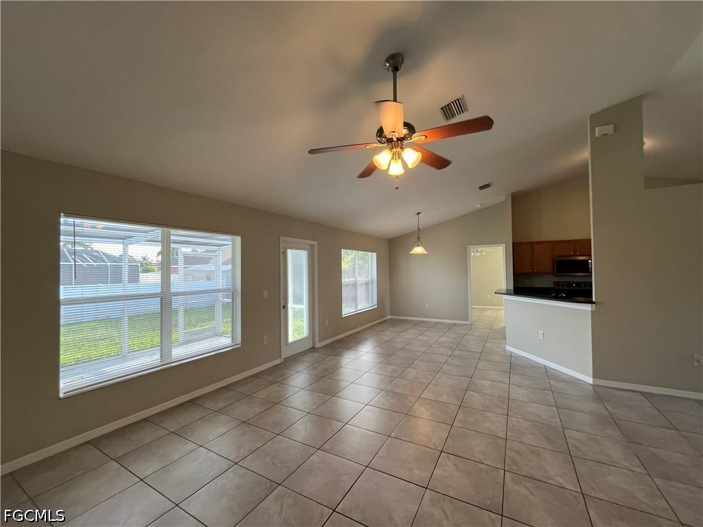 4 Bed SingleFamilyResidence for Sale in Cape Coral, photo 5