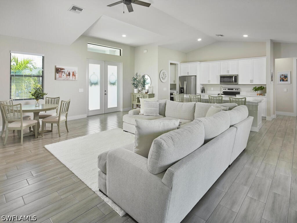 4 Bed SingleFamilyResidence for Sale in El Dorado Acres, photo 5