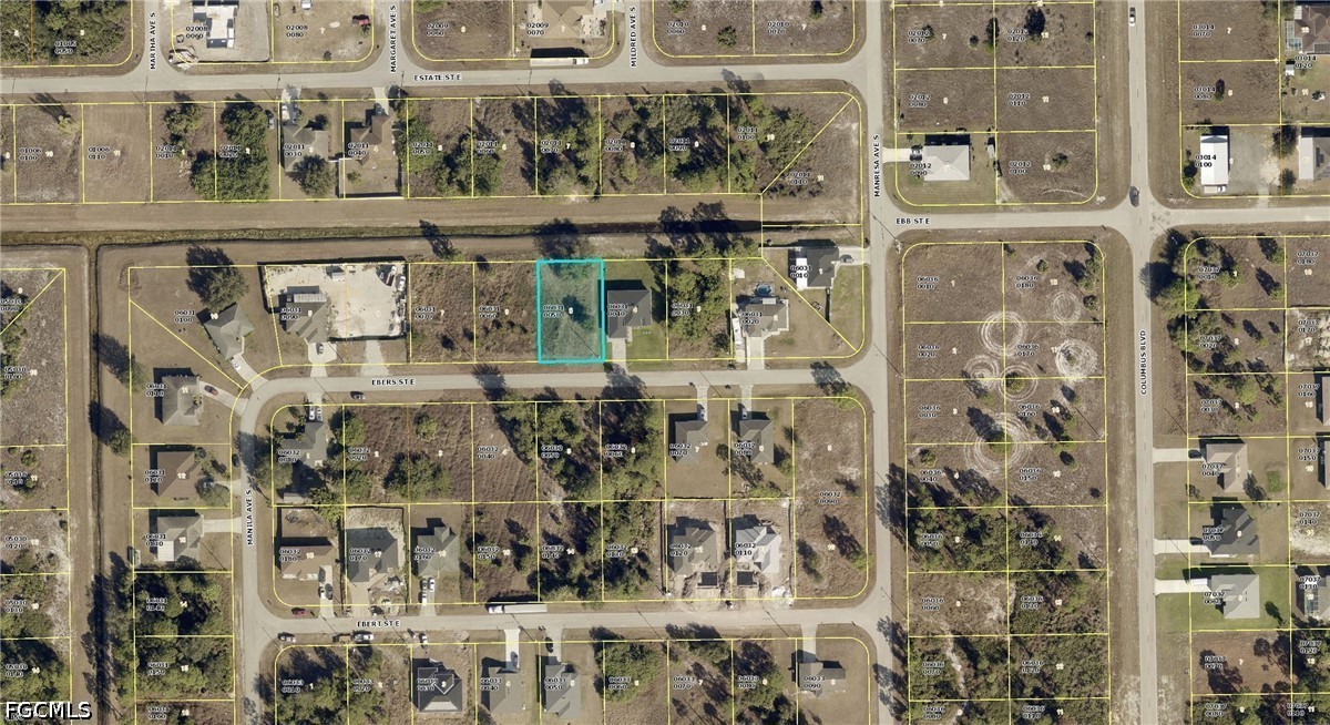 Waterfront Home for Sale in Lehigh Acres, photo 5