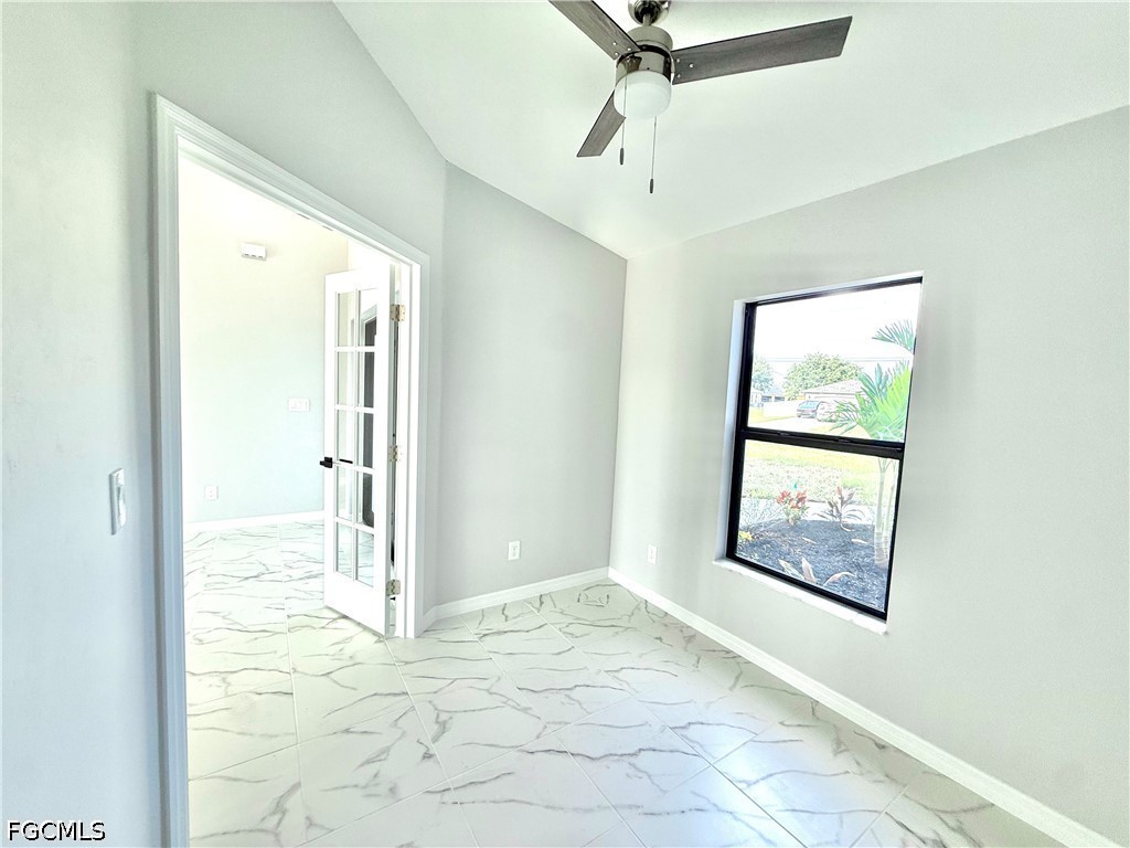 3 Bed SingleFamilyResidence for Sale in Cape Coral, photo 5