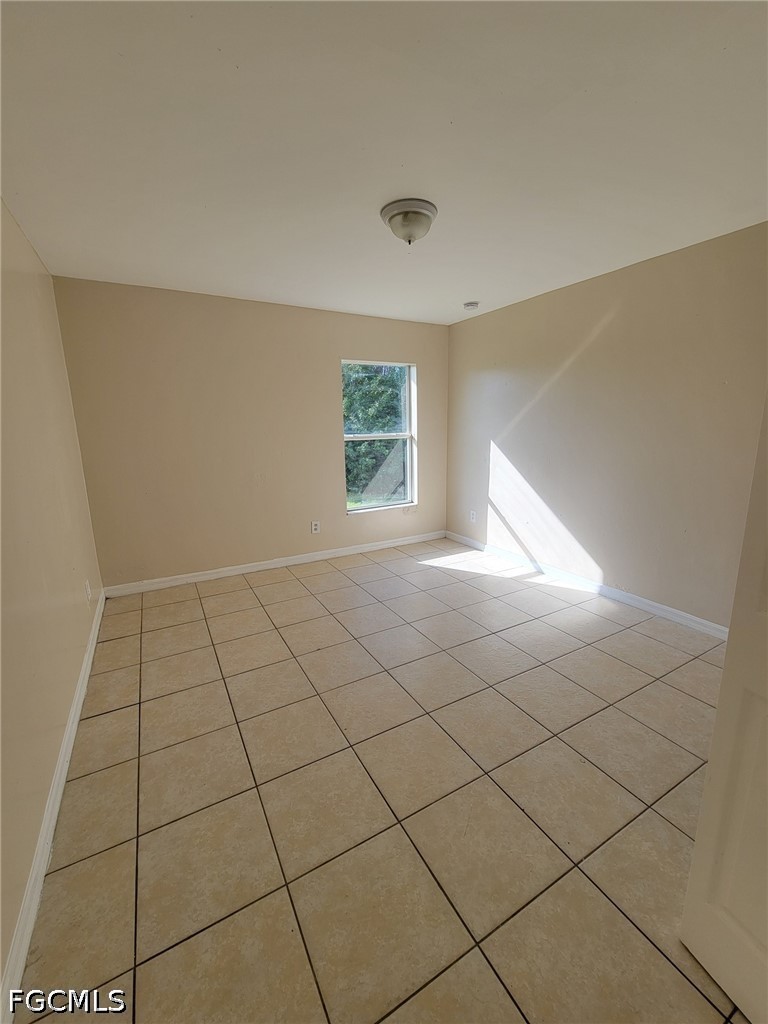 4 Bed SingleFamilyResidence for Sale in Lehigh Acres, photo 5