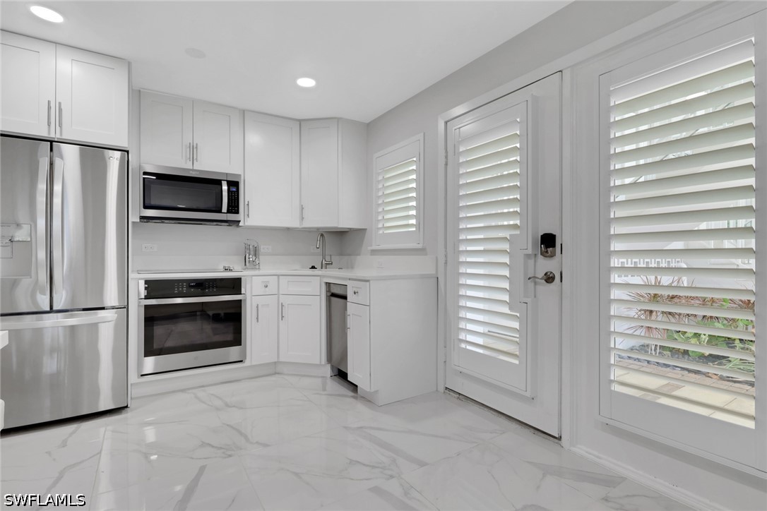 2 Bed Condominium for Sale in Naples, photo 5