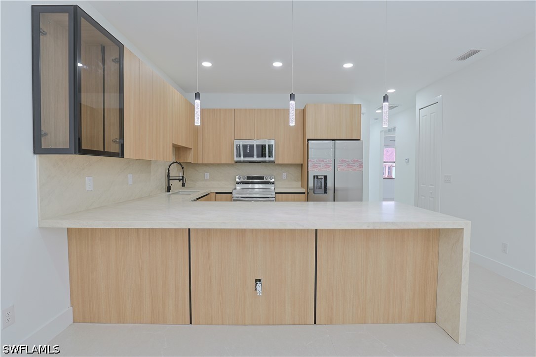 6 Bed Duplex for Sale in Lehigh Acres, photo 5