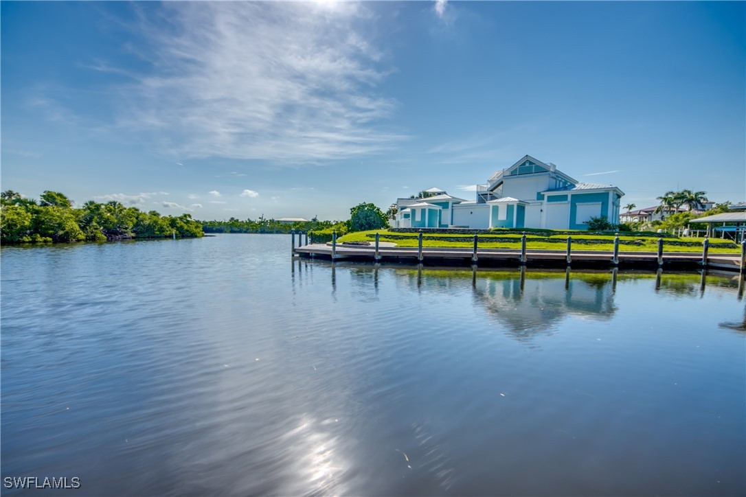 2 Bed Waterfront Home for Sale in Bokeelia, photo 41
