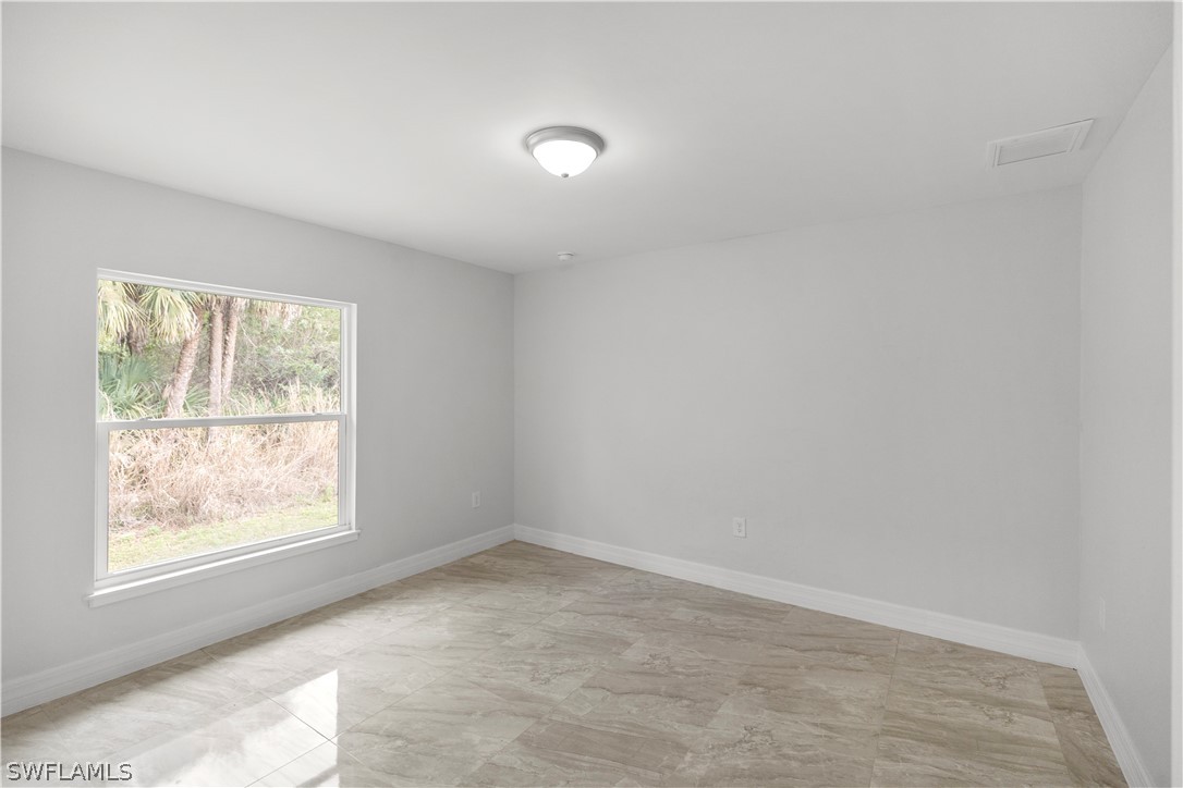 3 Bed SingleFamilyResidence for Sale in Lehigh Acres, photo 41