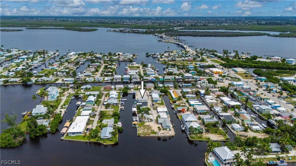 2 Bed Waterfront Home for Sale in Matlacha, FL, $299,900 — photo 41