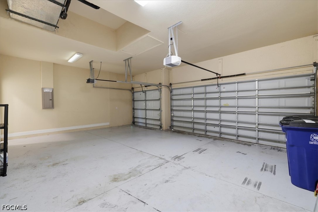 4 Bed SingleFamilyResidence for Sale in Stoneybrook, photo 41