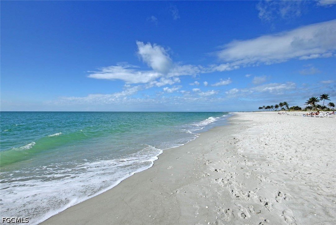 3 Bed Waterfront Home for Sale in Captiva, FL, $950,000 — photo 41