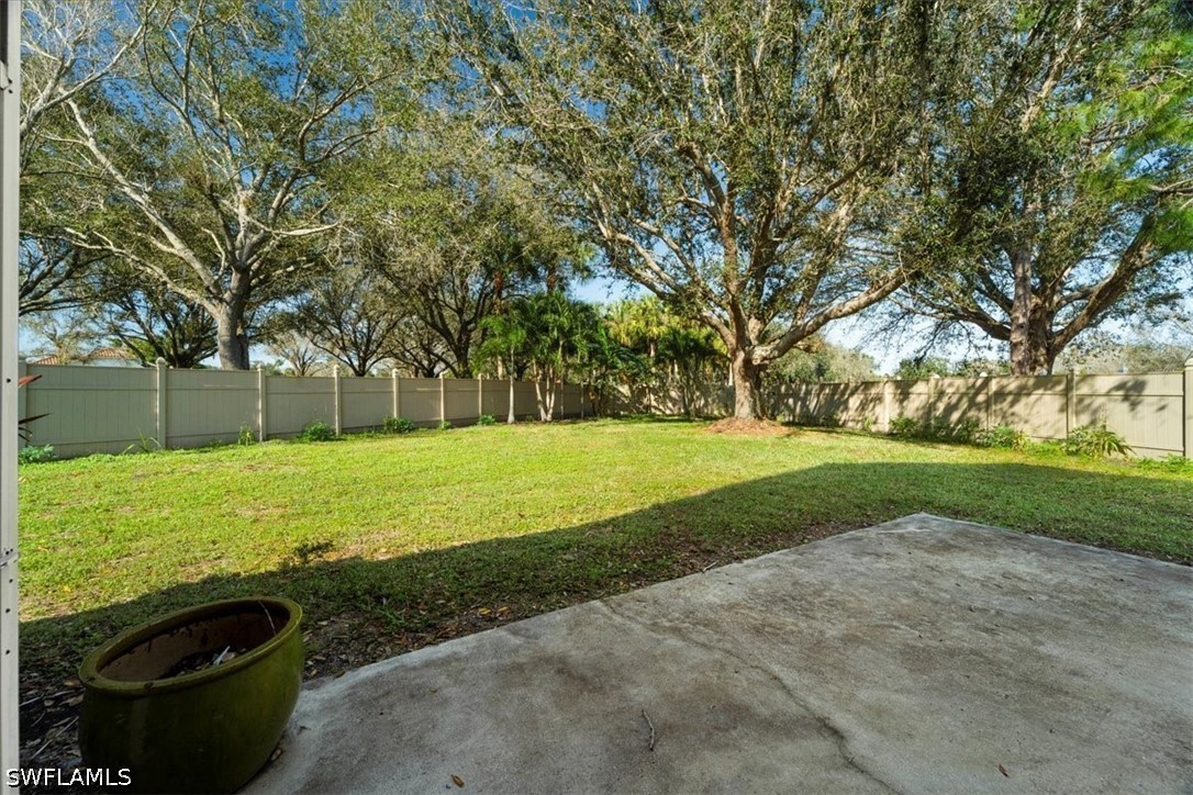 4 Bed SingleFamilyResidence for Sale in Eagle Pointe, FL — photo 41