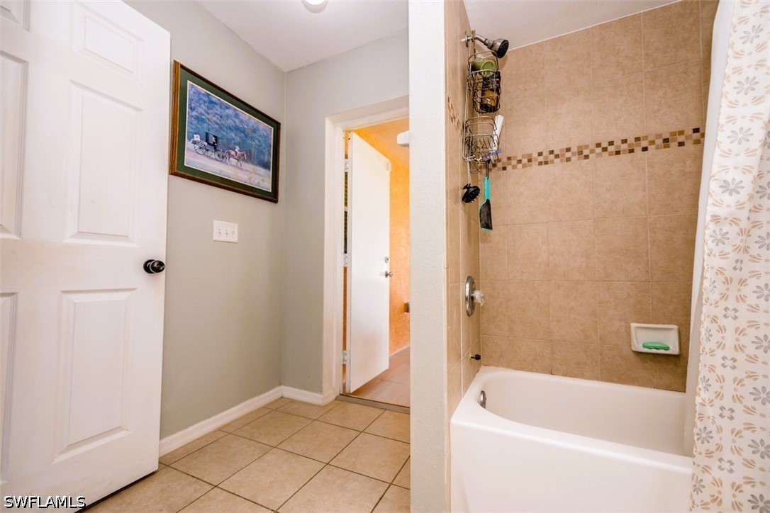 4 Bed SingleFamilyResidence for Sale in Cape Coral, photo 41