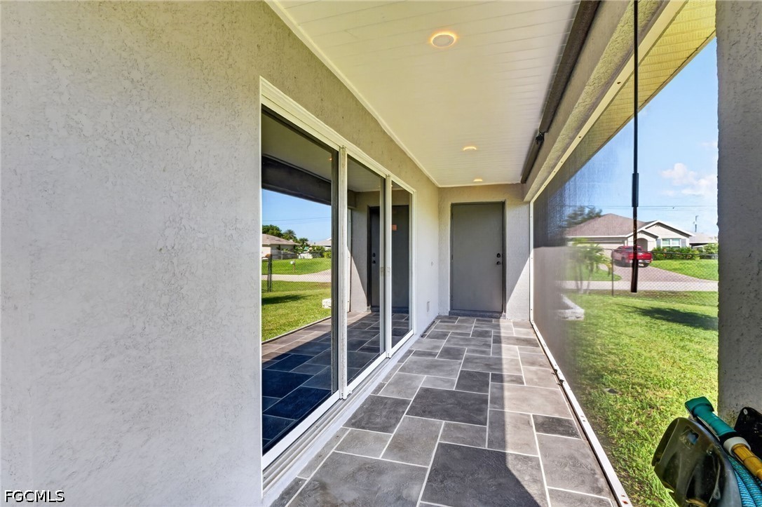 3 Bed SingleFamilyResidence for Sale in Cape Coral, photo 41