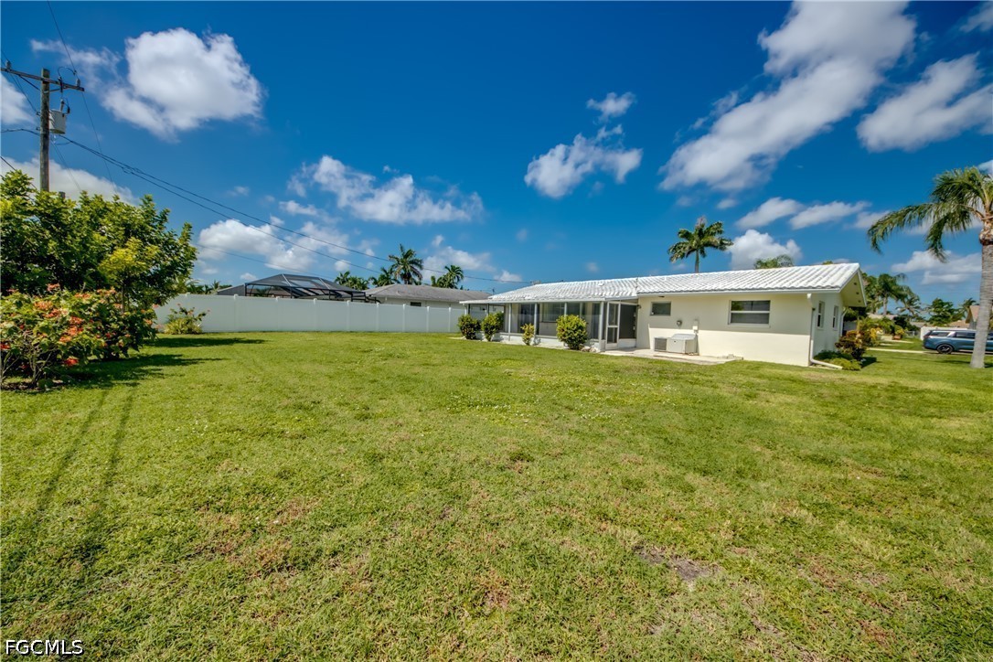 2 Bed SingleFamilyResidence for Sale in Cape Coral, photo 41
