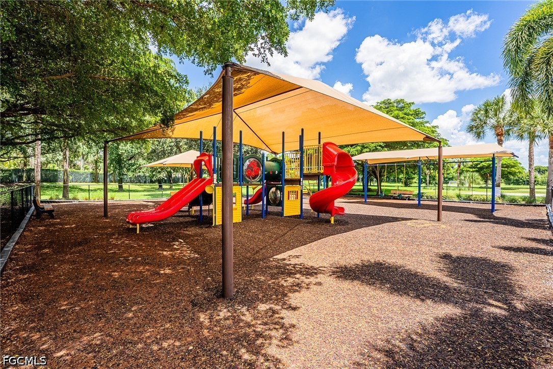 3 Bed Pool Home for Sale in Stoneybrook, photo 41
