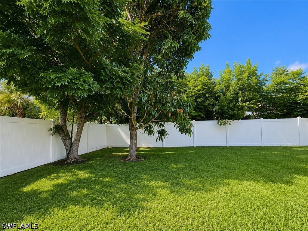 3 Bed SingleFamilyResidence for Sale in Cape Coral, photo 41