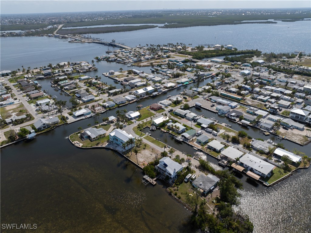 2 Bed Waterfront Home for Sale in Matlacha, photo 42