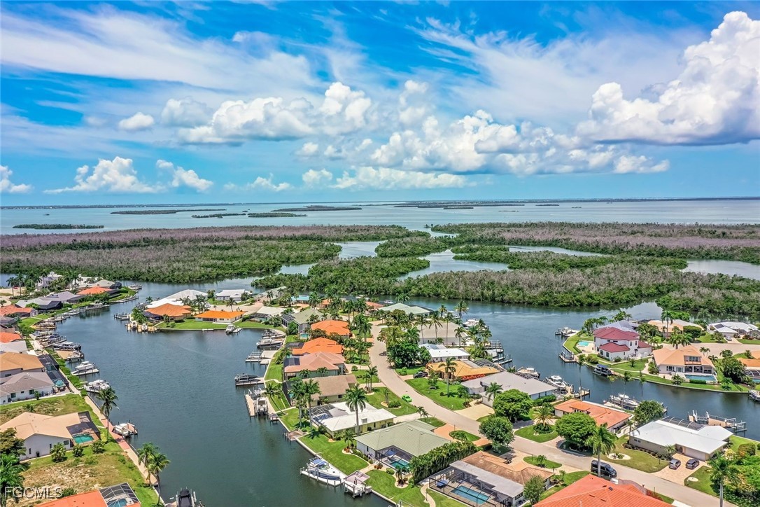 3 Bed Pool Home for Sale in Palm Acres, photo 42