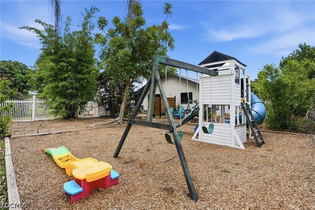 3 Bed Pool Home for Sale in Fort Myers, photo 42