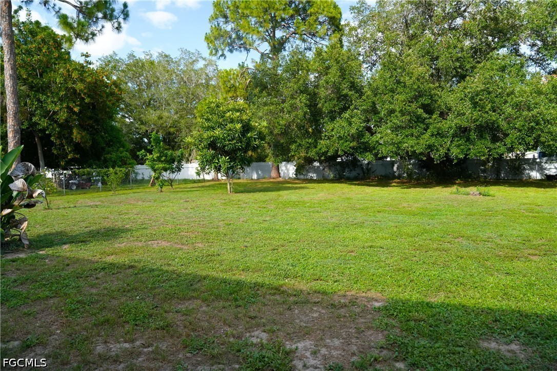 2 Bed SingleFamilyResidence for Sale in Lehigh Acres, photo 42