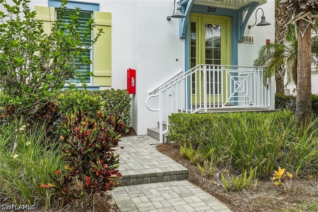 2 Bed Waterfront Home for Sale in Naples, photo 42