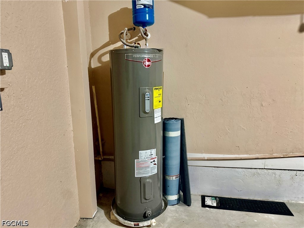 3 Bed Pool Home for Sale in Lehigh Acres, photo 42