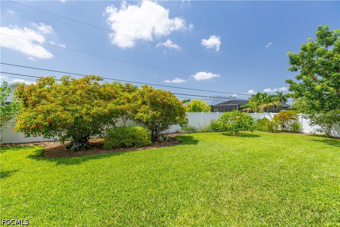 3 Bed SingleFamilyResidence for Sale in Cape Coral, photo 42