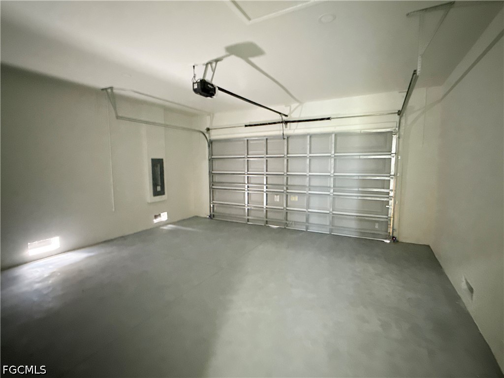 4 Bed SingleFamilyResidence for Sale in Cape Coral, photo 42