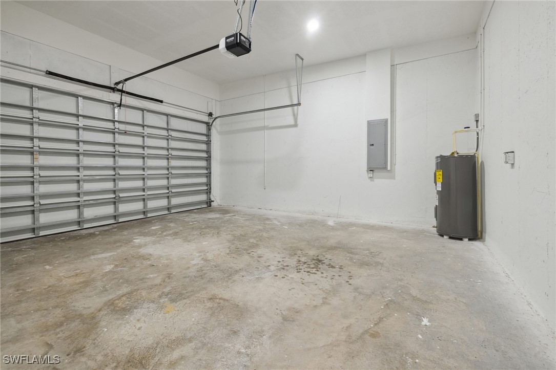 3 Bed SingleFamilyResidence for Sale in Lehigh Acres, photo 43