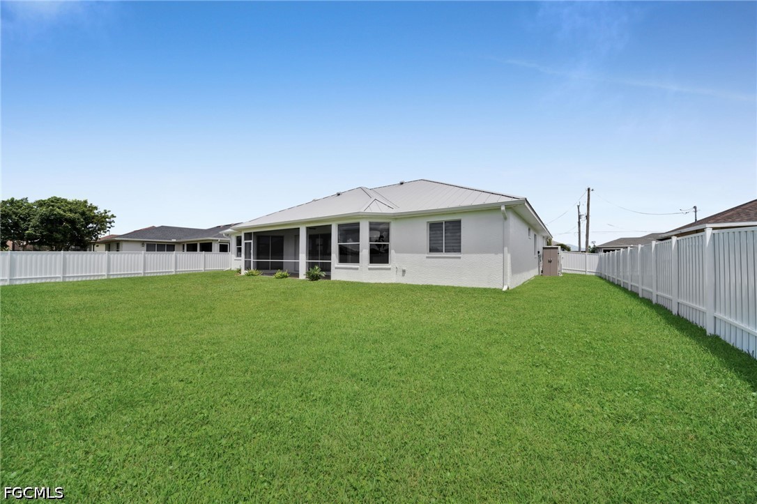 3 Bed SingleFamilyResidence for Sale in Cape Coral, photo 43
