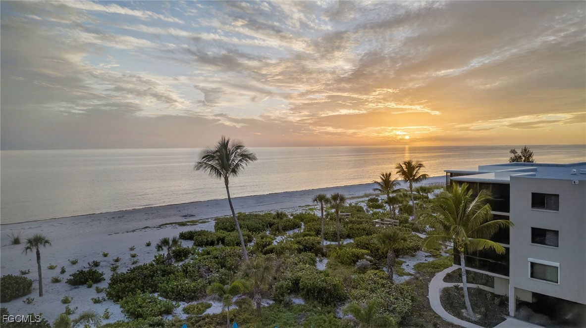 2 Bed Waterfront Home for Sale in Sanibel, photo 43