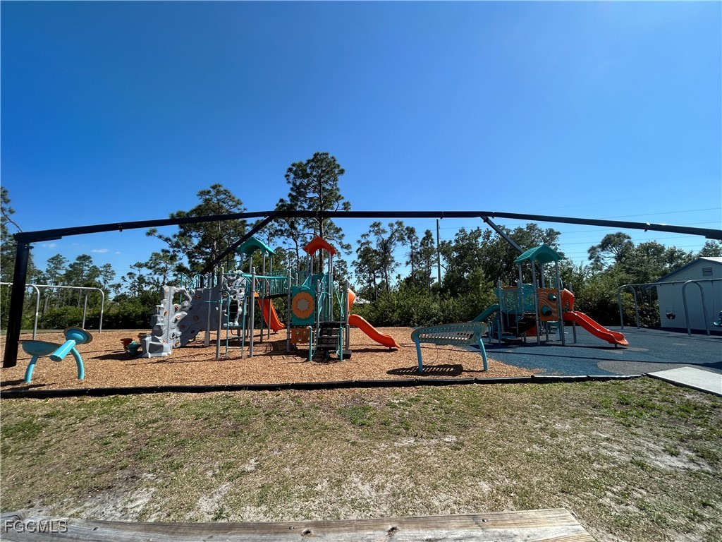 4 Bed SingleFamilyResidence for Sale in Deep Creek, FL — photo 43