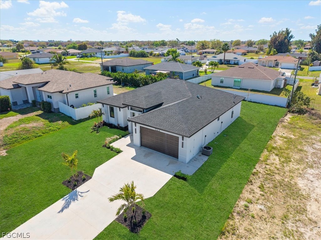 3 Bed SingleFamilyResidence for Sale in Cape Coral, photo 43