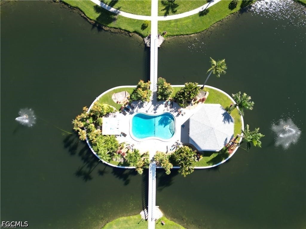 2 Bed Waterfront Home for Sale in Fort Myers, photo 43