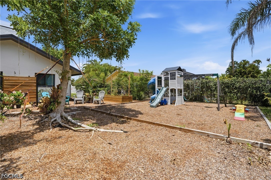 3 Bed Pool Home for Sale in Fort Myers, photo 43