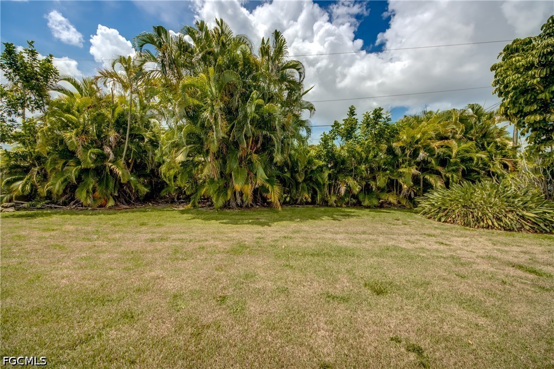 3 Bed SingleFamilyResidence for Sale in Cape Coral, photo 43
