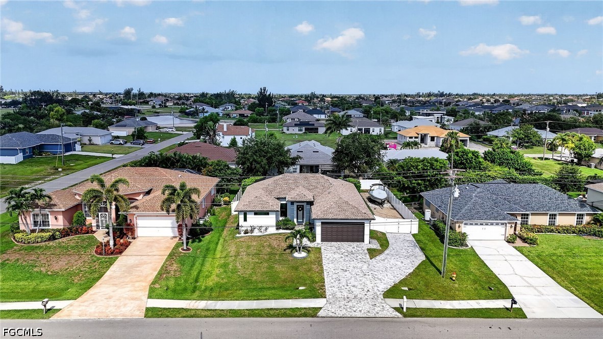 3 Bed Pool Home for Sale in Cape Coral, photo 43