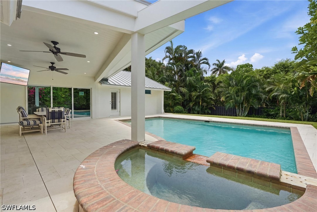 4 Bed Pool Home for Sale in Park Shore, photo 43