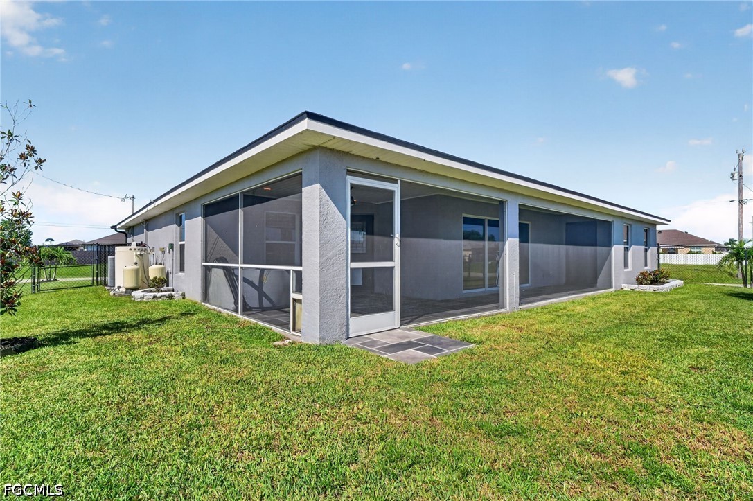 3 Bed SingleFamilyResidence for Sale in Cape Coral, photo 43