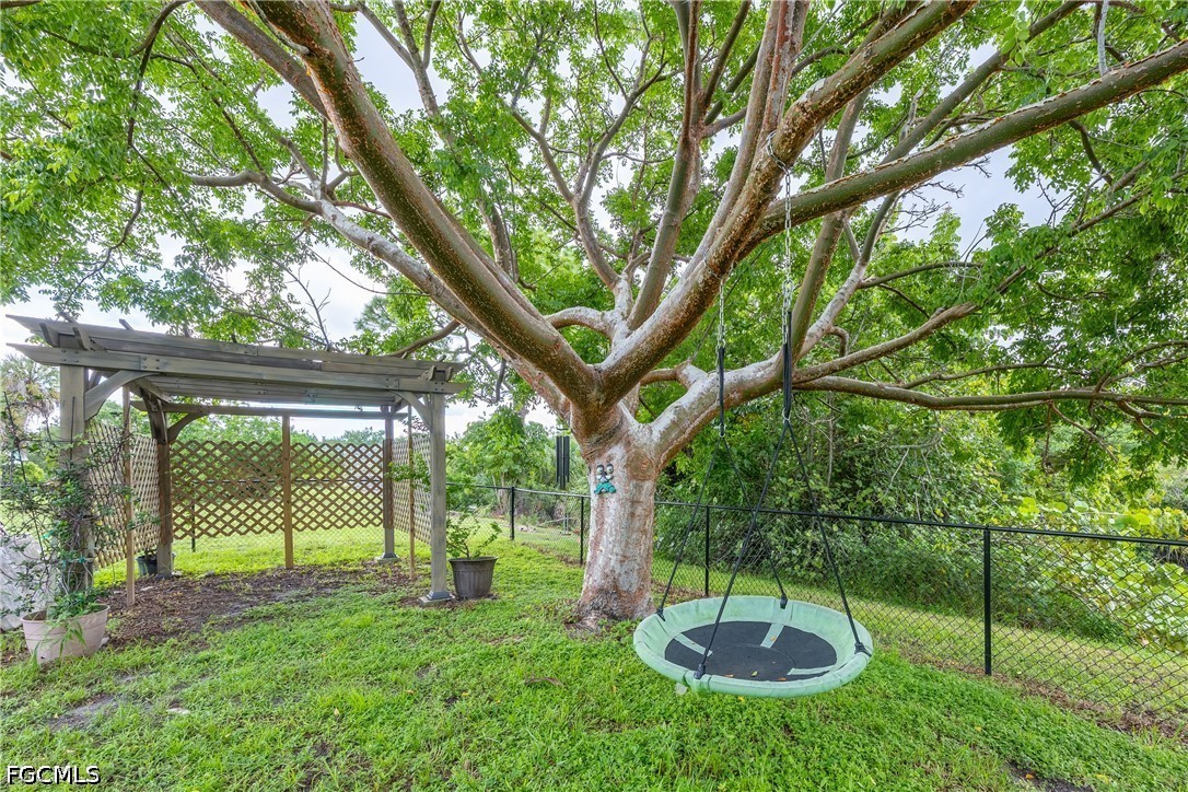 2 Bed Waterfront Home for Sale in Port Charlotte, photo 43