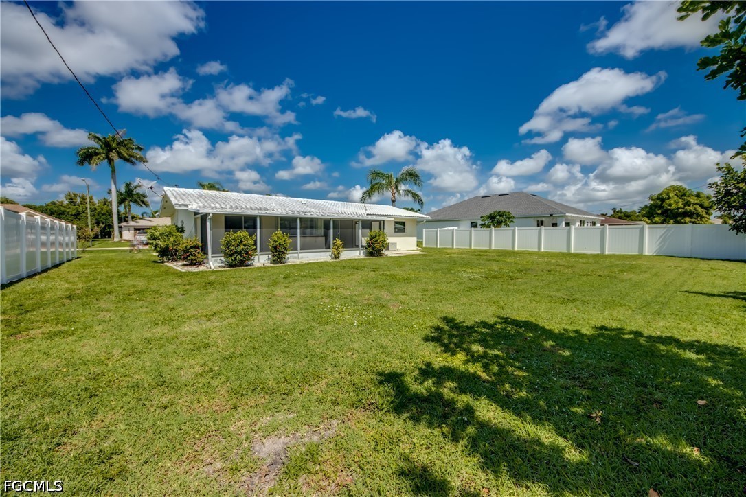 2 Bed SingleFamilyResidence for Sale in Cape Coral, photo 43