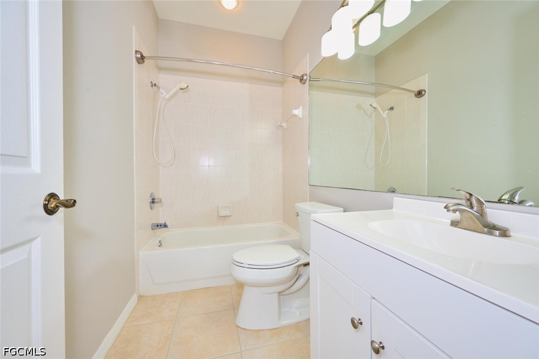 2 Bed Waterfront Home for Sale in Fort Myers, photo 43