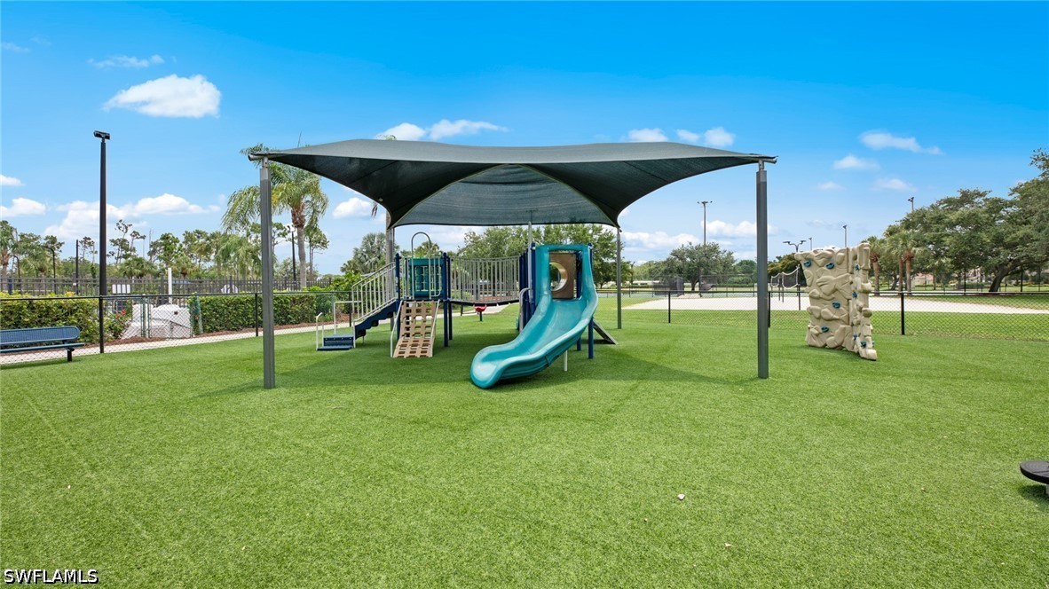 3 Bed Pool Home for Sale in Stoneybrook, photo 43