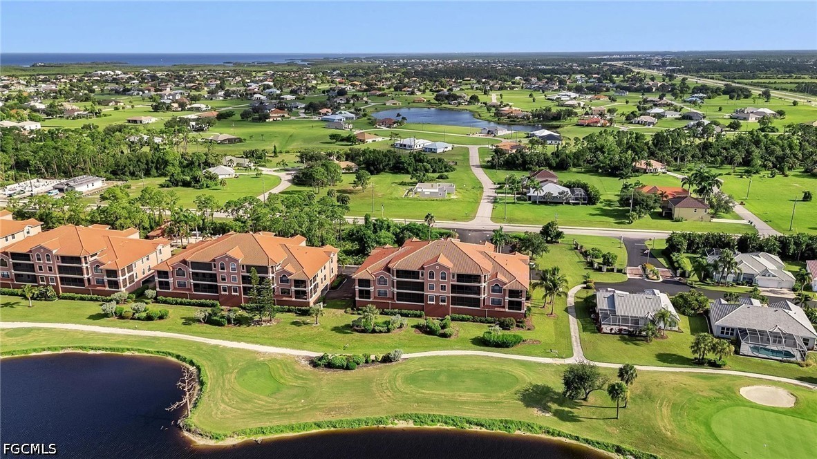 3 Bed Pool Home for Sale in Esplanade, photo 43