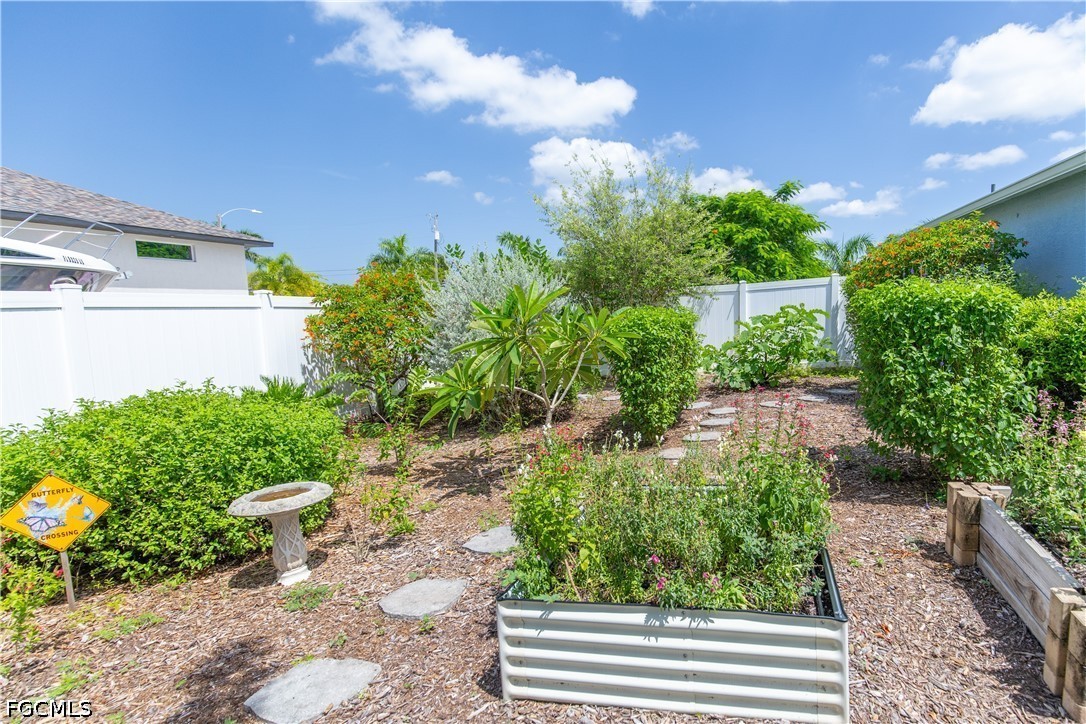 3 Bed SingleFamilyResidence for Sale in Cape Coral, photo 43