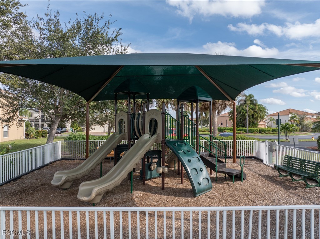 5 Bed Pool Home for Sale in Heatherwood Lakes, photo 44
